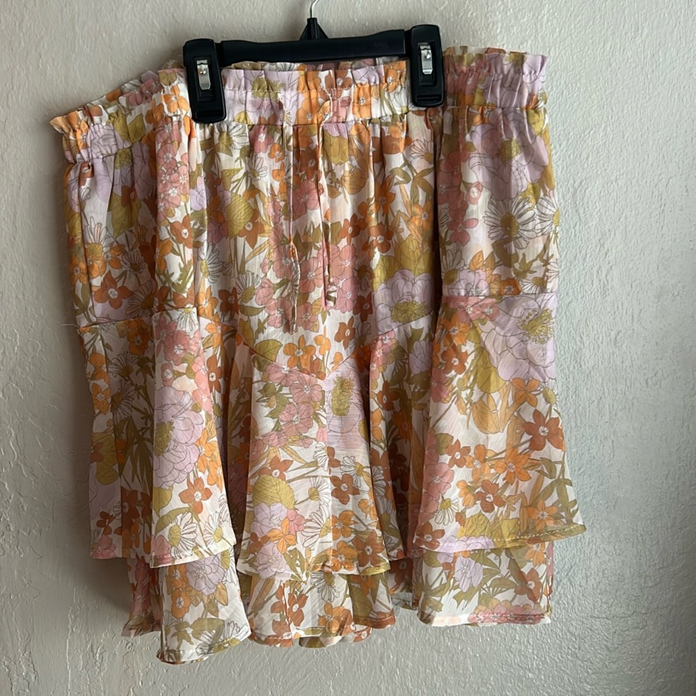 Womans chiffon material floral skort 3 layer ruffle size L